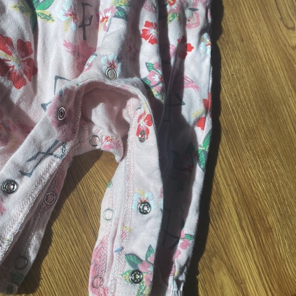 6-9 months spring/fall romper. - Picture 2 of 2